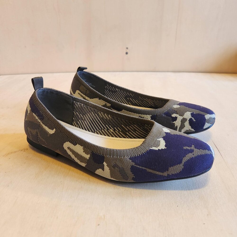 Kelly & Katie Sabina Camo Knit Flats - Size 7.5 M